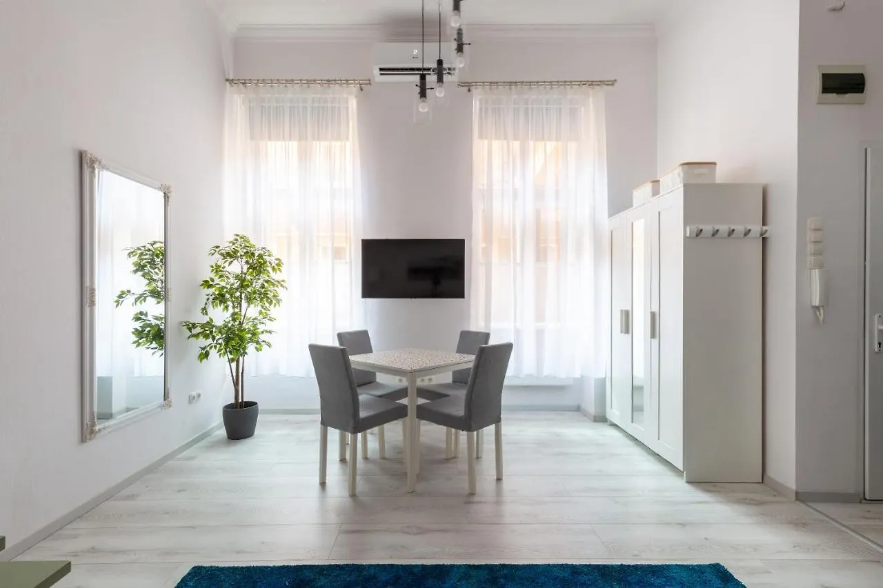 Standard Apartment By Hi5-Relax With Style Studio Budapest